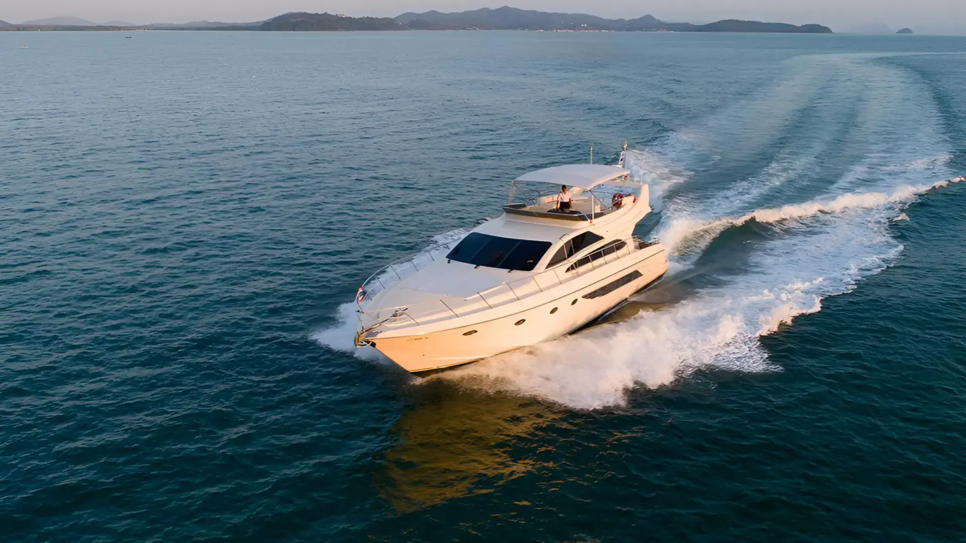 Aria Blue 71 ft
