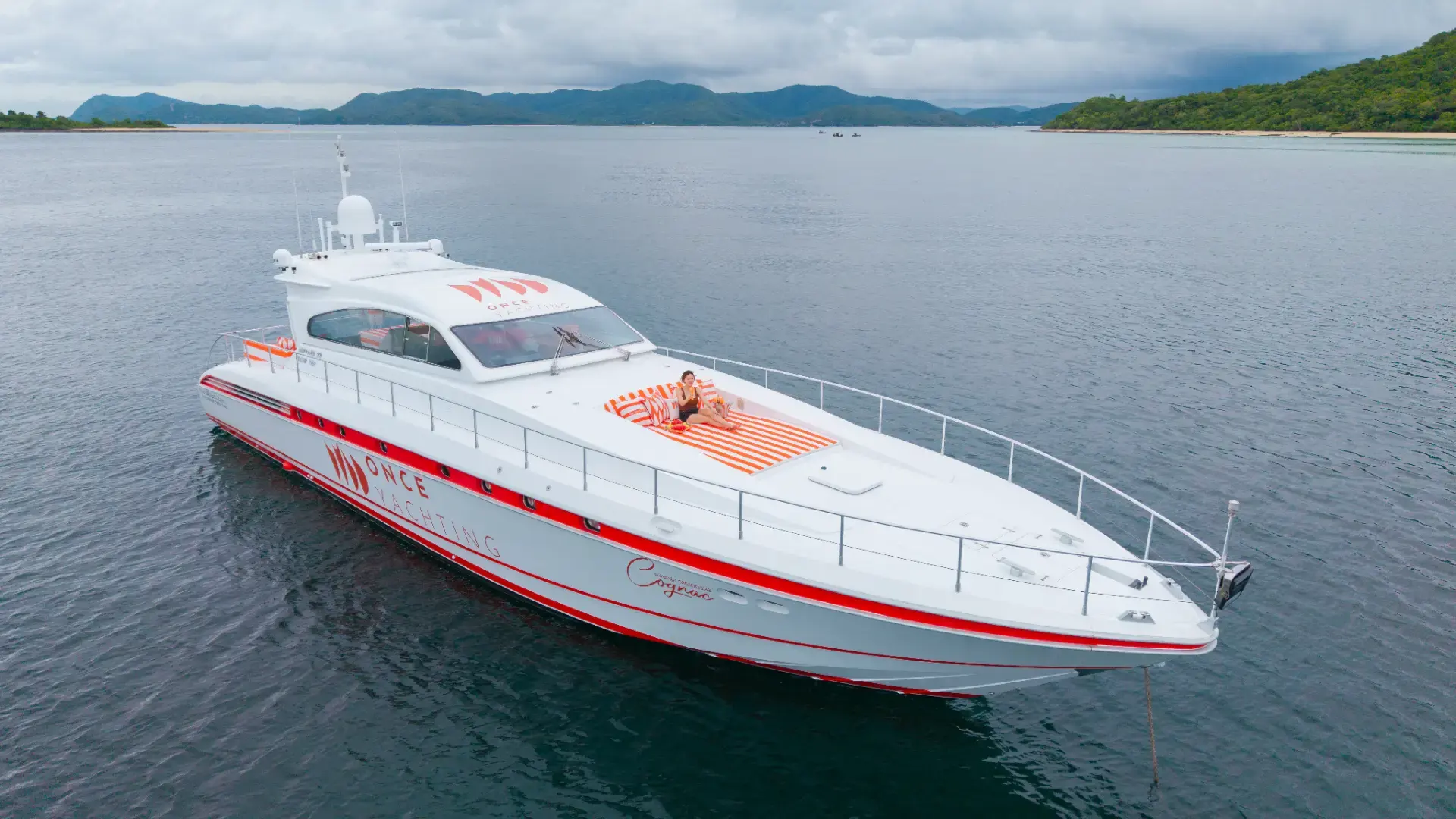 Cognac 75 ft – เรือยอชต์ เช่าเหมาลำ ภูเก็ต