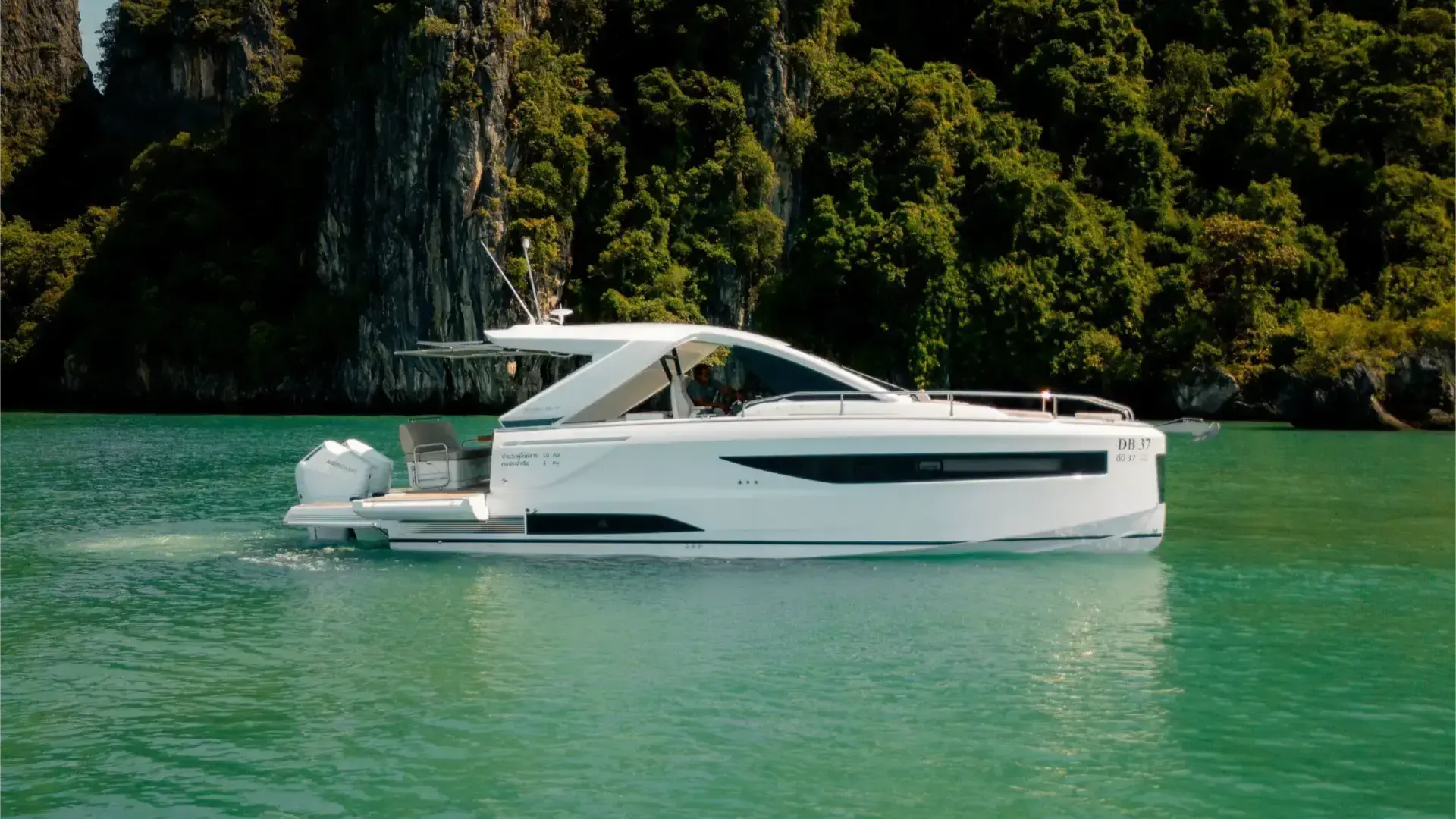 DB37 40 ft – Speedboat private charter, Phuket