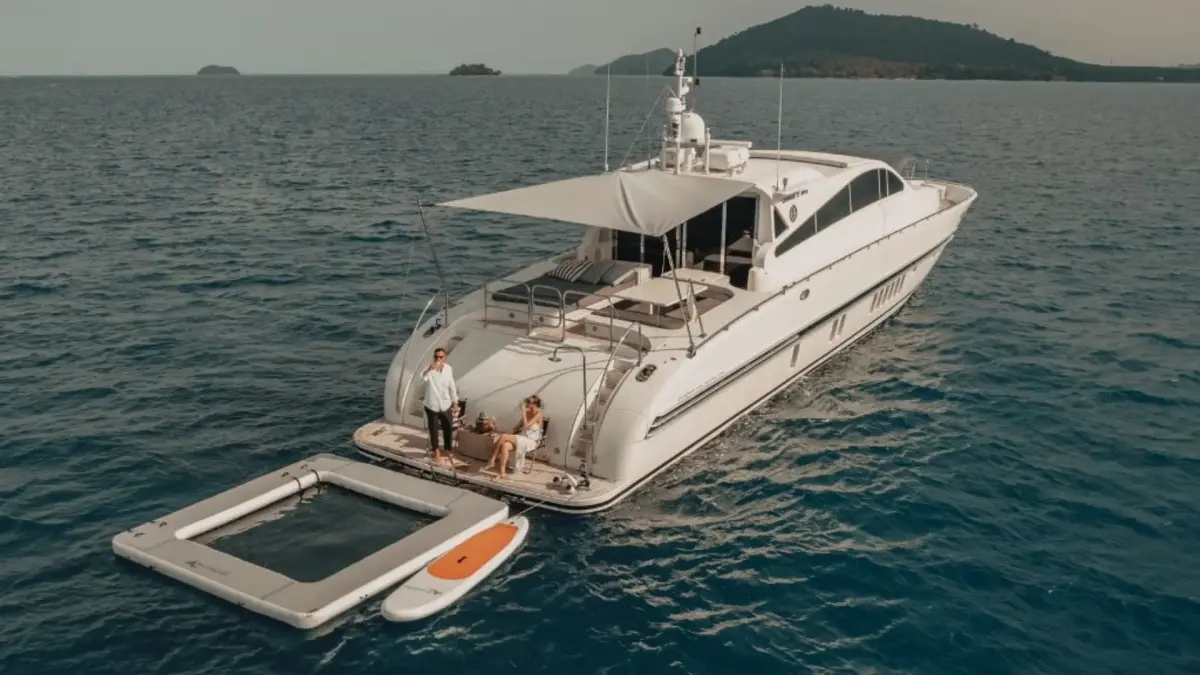 Leopard 90 ft — photo 3