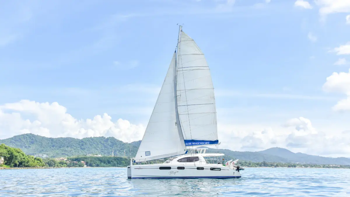 Myra-leopard 47 ft — photo 3