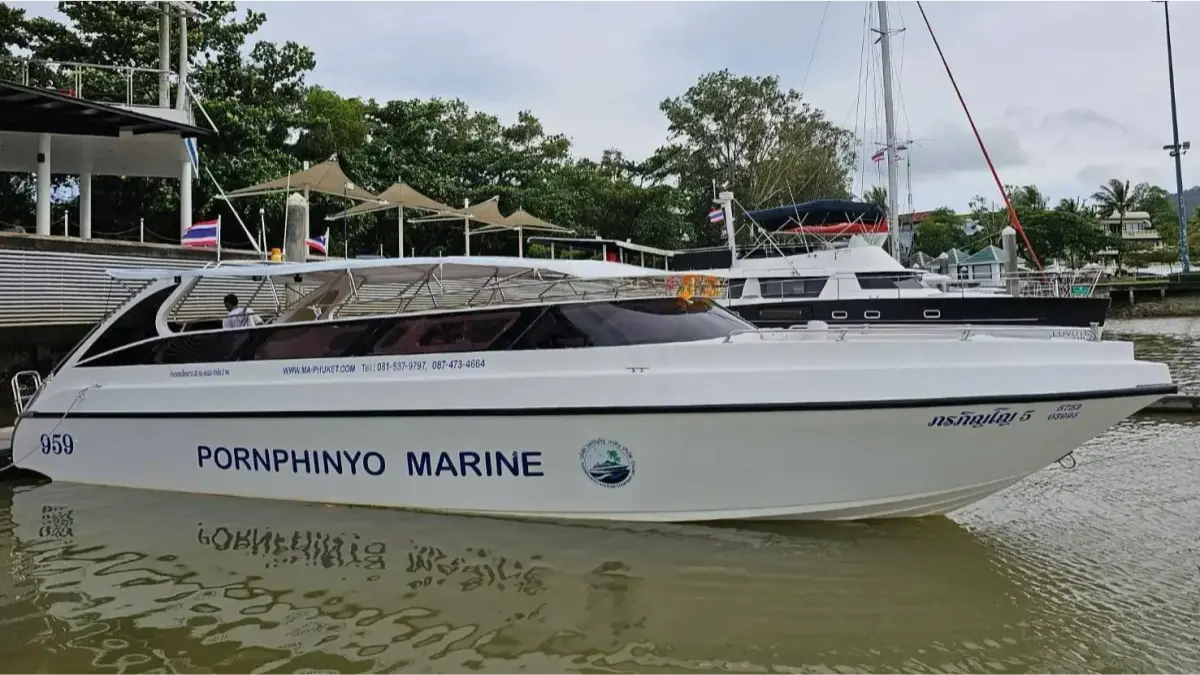 Pornpinyo Speed Boat