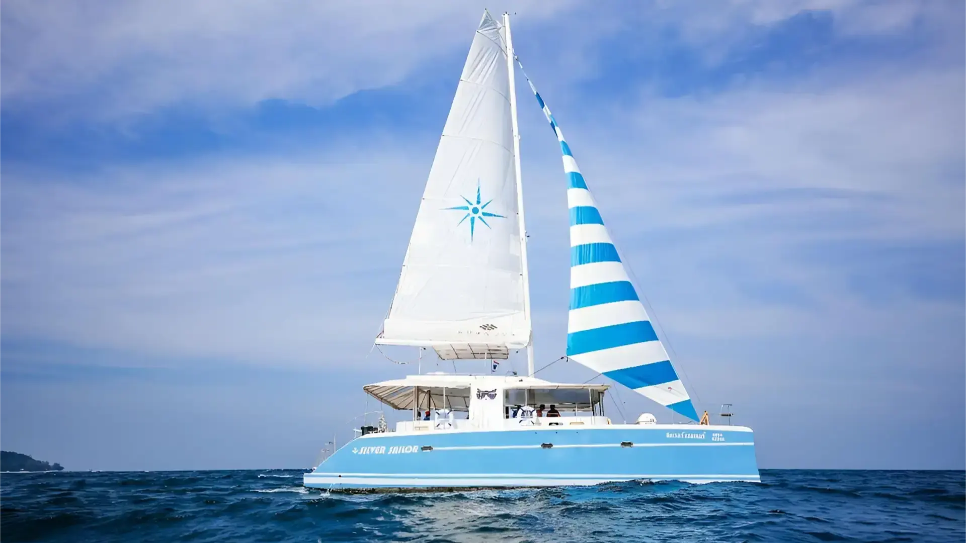 Silver 54 ft