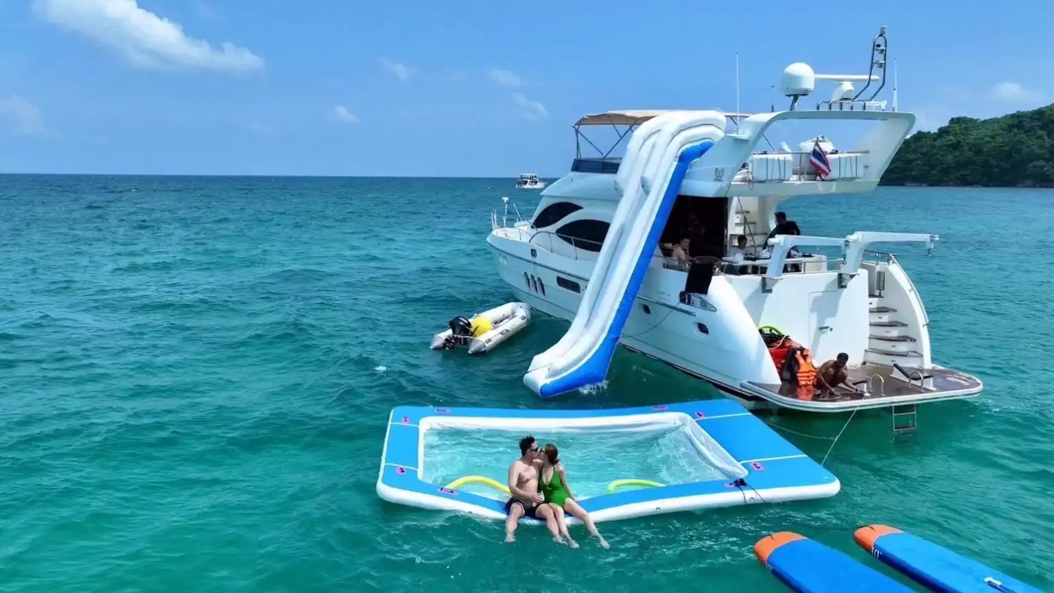 Swimming Supervision on a Boat : Is It Necessary for Safety?