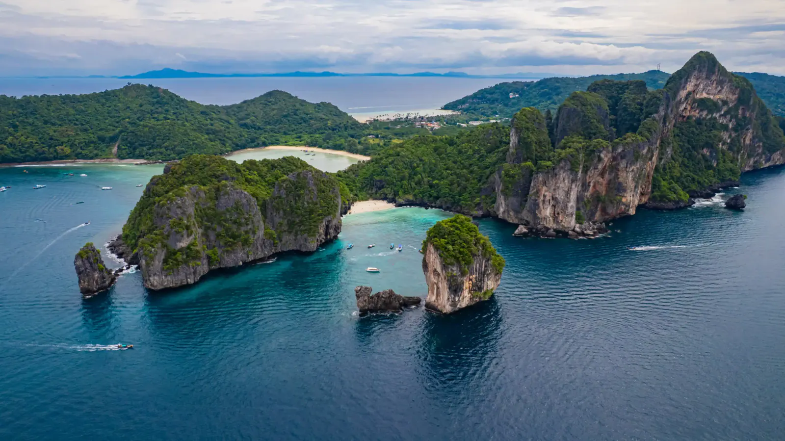 Best Time to Visit Phuket : When Is the Sea Most Beautiful?