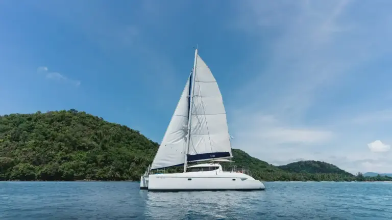 Coco 40 ft – เรือใบคาตามารัน เช่าเหมาลำ ภูเก็ต