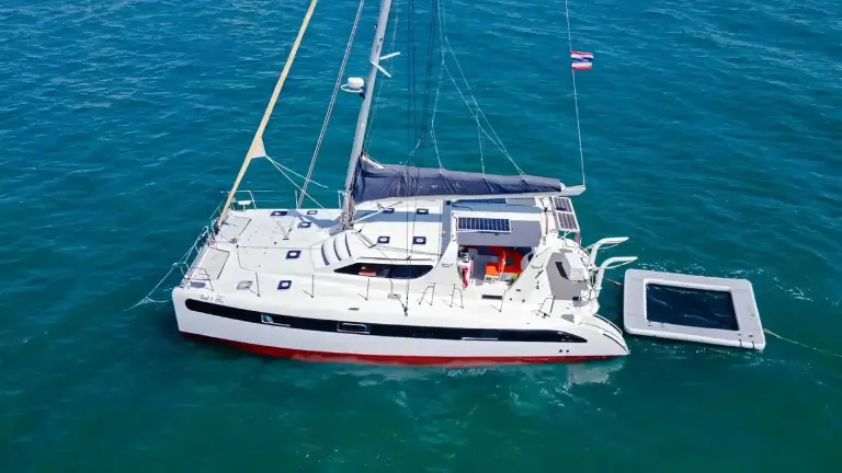 Dean 44 ft – เรือใบคาตามารัน เช่าเหมาลำ ภูเก็ต
