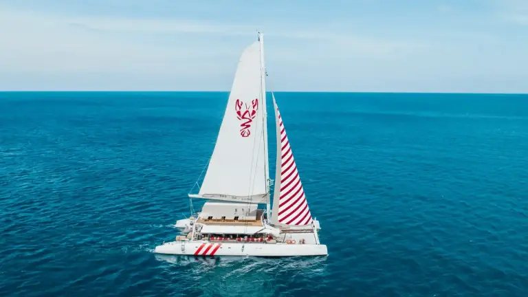 Lobster 78 ft – เรือใบคาตามารัน เช่าเหมาลำ ภูเก็ต